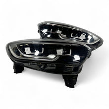 Load image into Gallery viewer, Frontscheinwerfer Renault Captur I 260105570R 260608385R LED Ein Satz Headlight SCH8677135051qv
