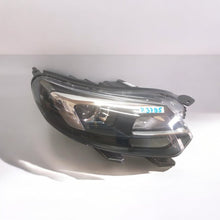 Laden Sie das Bild in den Galerie-Viewer, Frontscheinwerfer Opel Vivaro C Zafira Life 9832836480-00 Xenon Rechts Headlight