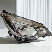 Laden Sie das Bild in den Galerie-Viewer, Frontscheinwerfer Mitsubishi Mirage Space Star 26010W410P LED Rechts Headlight