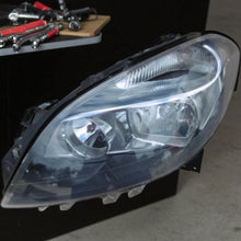 Laden Sie das Bild in den Galerie-Viewer, Frontscheinwerfer Mercedes-Benz W246 Links Scheinwerfer Headlight SCH7999057869kz