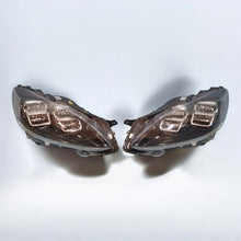 Laden Sie das Bild in den Galerie-Viewer, Frontscheinwerfer Ford Kuga LV4B-13E015-FC LV4B-13E014-FB Rechts oder Links SCH3469123745eg
