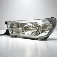 Laden Sie das Bild in den Galerie-Viewer, Frontscheinwerfer Toyota Hilux VIII Links Scheinwerfer Headlight SCH6728565980ms