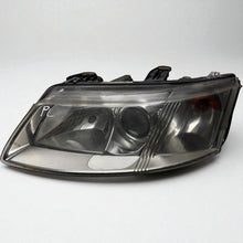 Laden Sie das Bild in den Galerie-Viewer, Frontscheinwerfer Saab 9-3 Xenon Ein Stück (Rechts oder Links) Headlight
