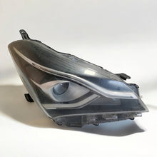 Load image into Gallery viewer, Frontscheinwerfer Toyota Yaris Rechts Scheinwerfer Headlight