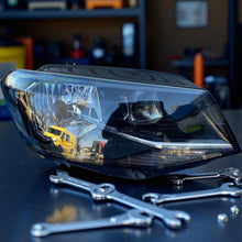 Load image into Gallery viewer, Frontscheinwerfer VW Caddy III 2K1941016B Rechts Scheinwerfer Headlight SCH6014757954ga