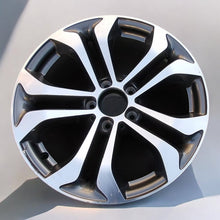 Load image into Gallery viewer, 1x Alufelge 17 Zoll 7.5&quot; 5x112 36ET Glanz A2534010600 Mercedes-Benz Glc X253