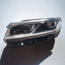 Laden Sie das Bild in den Galerie-Viewer, Frontscheinwerfer VW Touareg 761941035B Links Scheinwerfer Headlight