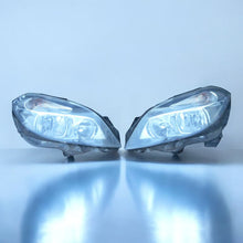 Laden Sie das Bild in den Galerie-Viewer, Frontscheinwerfer Mercedes-Benz W246 Ein Stück (Rechts oder Links) Headlight