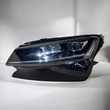 Laden Sie das Bild in den Galerie-Viewer, Frontscheinwerfer Skoda Superb III 3V1941015D LED Ein Stück (Rechts oder Links)