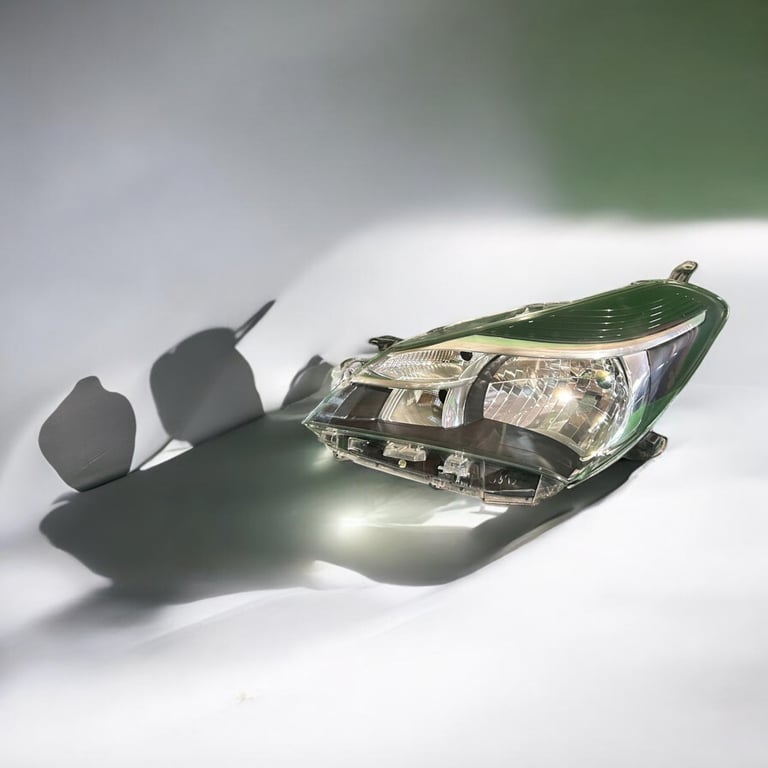 Frontscheinwerfer Toyota Yaris Links Scheinwerfer Headlight