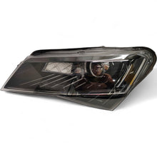 Load image into Gallery viewer, Frontscheinwerfer Skoda Superb III 3V1941015A Xenon Rechts oder Links