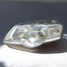 Load image into Gallery viewer, Frontscheinwerfer VW Passat 3C0941005 Links Scheinwerfer Headlight