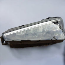 Laden Sie das Bild in den Galerie-Viewer, Frontscheinwerfer Skoda Scala 657941015A Links Scheinwerfer Headlight SCH5494890961sl