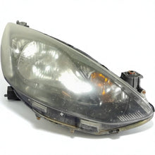 Laden Sie das Bild in den Galerie-Viewer, Frontscheinwerfer Mazda II D65151030 Links Scheinwerfer Headlight