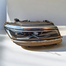 Laden Sie das Bild in den Galerie-Viewer, Frontscheinwerfer VW Tiguan 5NB941082 Rechts Scheinwerfer Headlight