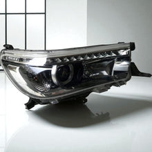 Laden Sie das Bild in den Galerie-Viewer, Frontscheinwerfer Toyota Hilux Rechts Scheinwerfer Headlight SCH9083615495az