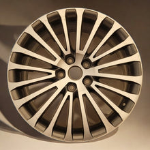 Load image into Gallery viewer, 1x Alufelge 18 Zoll 7.5&quot; 5x112 46ET Glanz 3T0601025Q Skoda Superb Rim Wheel