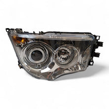 Laden Sie das Bild in den Galerie-Viewer, Frontscheinwerfer Mercedes-Benz A9608203939 Xenon Rechts Scheinwerfer Headlight SCH7474879193yn