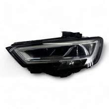 Laden Sie das Bild in den Galerie-Viewer, Frontscheinwerfer Audi A3 8V0941033C Ein Stück (Rechts oder Links) Headlight