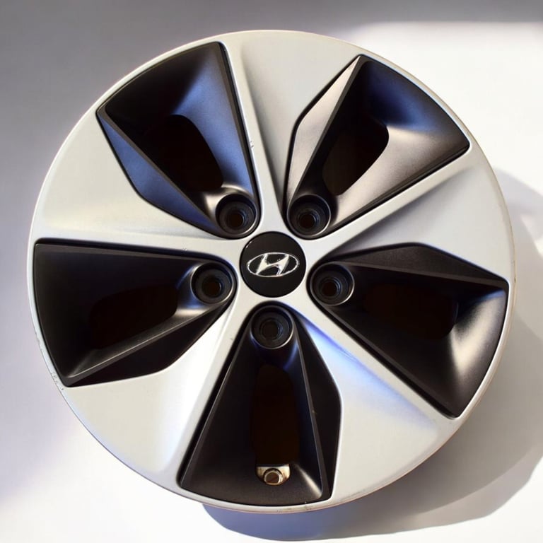 1x Alufelge 16 Zoll 6.5" 5x114.3 50ET Glanz Silber 52910-G7200 Hyundai Ioniq