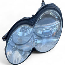 Laden Sie das Bild in den Galerie-Viewer, Frontscheinwerfer Mercedes-Benz Sl R230 A2308206161 Xenon Rechts oder Links SCH7472243370sh
