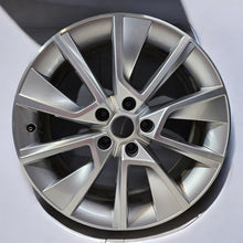 Laden Sie das Bild in den Galerie-Viewer, 1x Alufelge 18 Zoll 7.0" 5x112 57A601025L Skoda Kodiaq Rim Wheel FEL1613649365bx