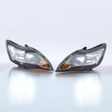 Laden Sie das Bild in den Galerie-Viewer, Frontscheinwerfer Ford Focus 8M51-13D155-CD Xenon Ein Stück (Rechts oder Links) SCH4912597438in