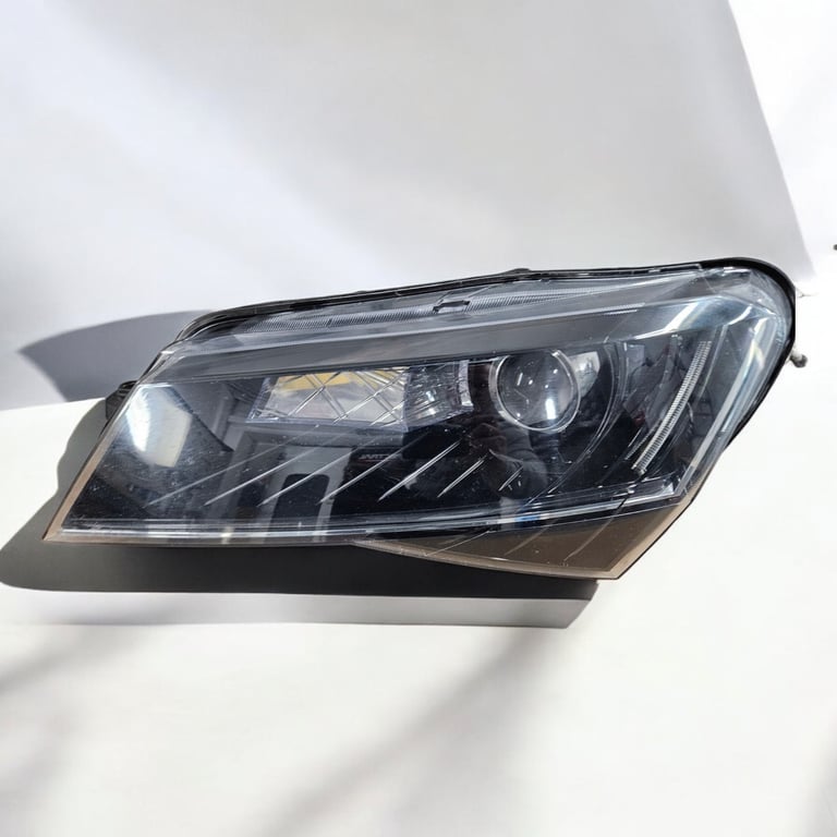 Frontscheinwerfer Skoda Superb III 3V1941015 Xenon Links Scheinwerfer Headlight