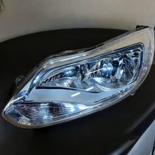 Laden Sie das Bild in den Galerie-Viewer, Frontscheinwerfer Ford Focus III BM5113W030AK Links Scheinwerfer Headlight SCH1456339410yg