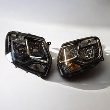 Laden Sie das Bild in den Galerie-Viewer, Frontscheinwerfer Dacia Duster 260100156R 260608209R Rechts oder Links