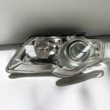 Laden Sie das Bild in den Galerie-Viewer, Frontscheinwerfer VW Passat 3C0941005S Links Scheinwerfer Headlight