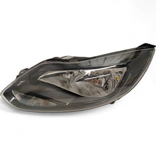 Laden Sie das Bild in den Galerie-Viewer, Frontscheinwerfer Ford Focus BM51-13W030-RA Ein Stück (Rechts oder Links) SCH5878940626vy
