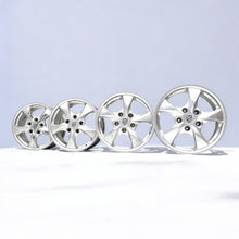 Load image into Gallery viewer, 4x Alufelge 17 Zoll 7.0" 5x130 98636212606, 98636212401 Porsche 996 Boxster 986 FEL5801076666ue