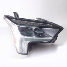 Laden Sie das Bild in den Galerie-Viewer, Frontscheinwerfer Toyota Tundra Sequoia 81140-0C230 Rechts Headlight