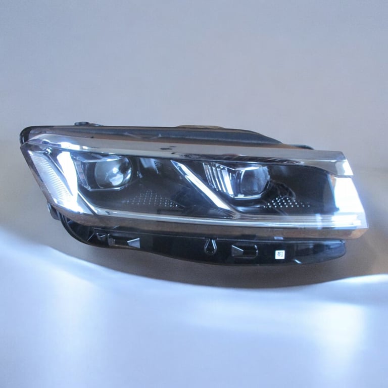 Frontscheinwerfer VW Touareg 701941036B LED Rechts Scheinwerfer Headlight SCH3459138478ry