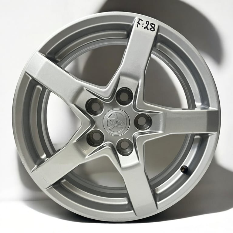1x Alufelge 16 Zoll 6.5" 5x114.3 45ET Silber PZ474-E8670- Toyota Corolla Avensis FEL8722231933sd