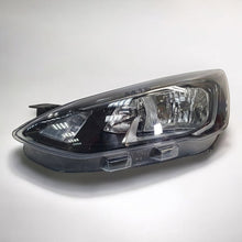 Laden Sie das Bild in den Galerie-Viewer, Frontscheinwerfer Ford Focus JX7B-13W030-CE Links Scheinwerfer Headlight