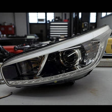 Laden Sie das Bild in den Galerie-Viewer, Frontscheinwerfer Kia Ceed 92102-A2060 LED Ein Stück (Rechts oder Links)