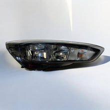 Load image into Gallery viewer, Frontscheinwerfer Ford Focus F1EB-13W029-PC Rechts Scheinwerfer Headlight