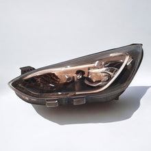 Laden Sie das Bild in den Galerie-Viewer, Frontscheinwerfer Ford Focus JX7B-13E017-AK Links Scheinwerfer Headlight