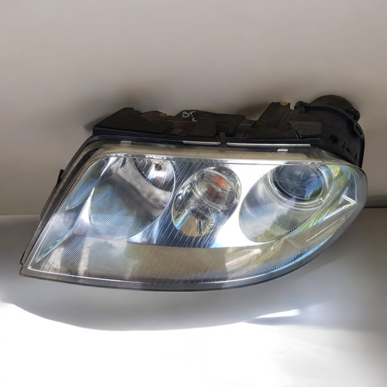 Frontscheinwerfer VW Passat 3B79411015 1EL008340-01 Xenon Links Headlight