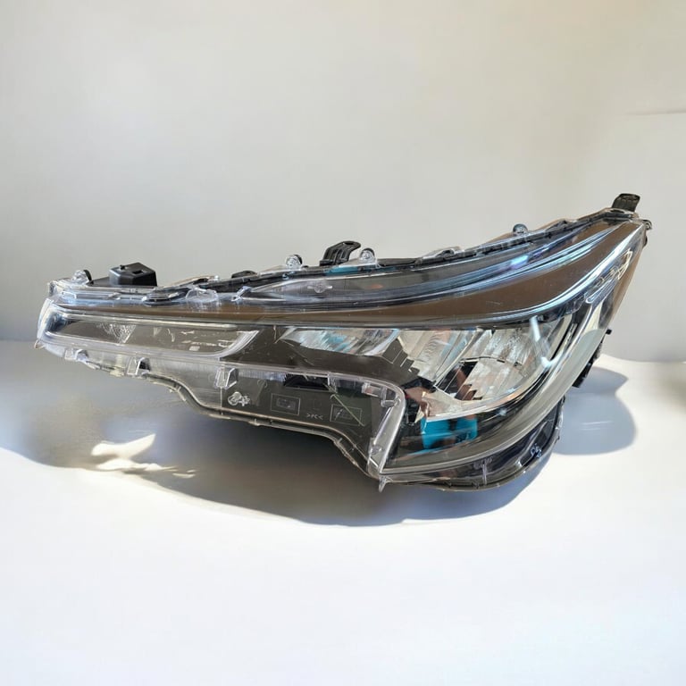 Frontscheinwerfer Toyota Corolla 81150-02S60 Links Scheinwerfer Headlight