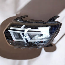 Laden Sie das Bild in den Galerie-Viewer, Frontscheinwerfer Dacia Duster 260602465 Links Scheinwerfer Headlight