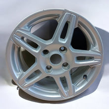 Laden Sie das Bild in den Galerie-Viewer, 1x Alufelge 15 Zoll 6.0&quot; 4x108 47 5ET Glanz Silber C1BC-1007-BB Ford Rim Wheel