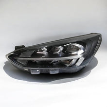 Laden Sie das Bild in den Galerie-Viewer, Frontscheinwerfer Ford Focus JX7B13E015CE Links Scheinwerfer Headlight