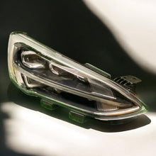Laden Sie das Bild in den Galerie-Viewer, Frontscheinwerfer Ford Focus JX7B13E014AD Rechts Scheinwerfer Headlight SCH4050784788yq