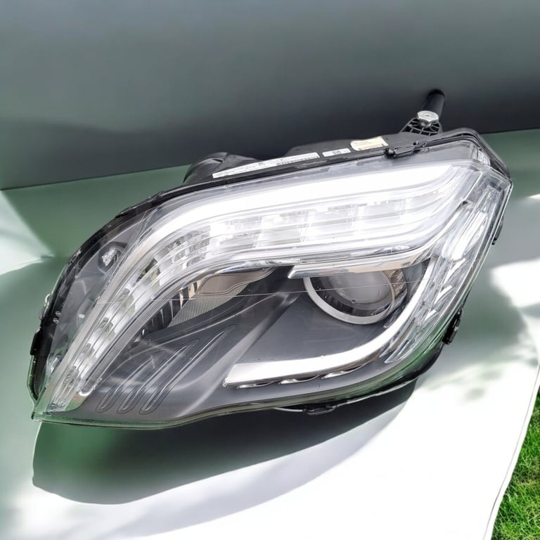 Frontscheinwerfer Mercedes-Benz W204 A2048201539 Xenon Links Headlight SCH5270827657ly