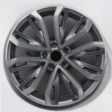 Laden Sie das Bild in den Galerie-Viewer, 1x Alufelge 18 Zoll 7.0&quot; 5x112 45ET Glanz Grau 2GA601025 Mg Rim Wheel
