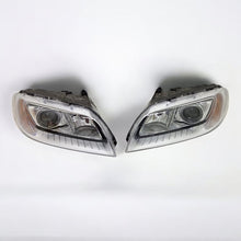 Laden Sie das Bild in den Galerie-Viewer, Frontscheinwerfer Volvo S80 II V70 31420013 31420014 Rechts oder Links