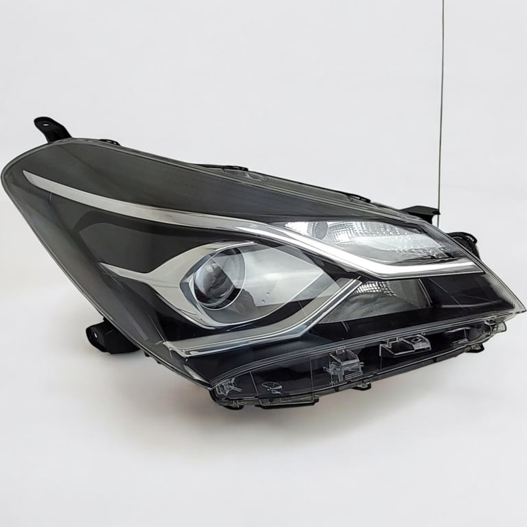 Frontscheinwerfer Toyota Yaris Rechts Scheinwerfer Headlight SCH7545563177ad